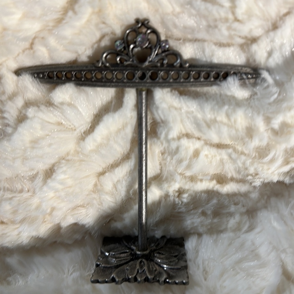 Ear ring holder - Picture 2 of 2